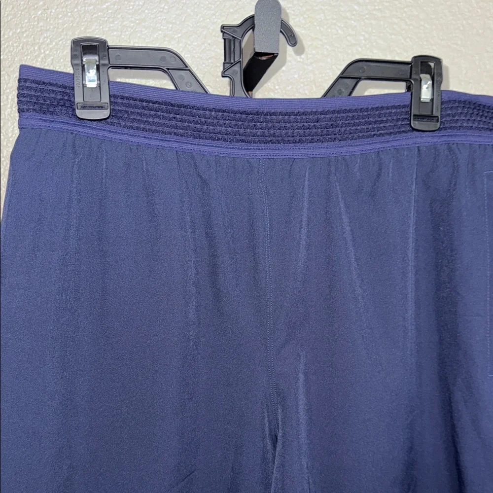 Fabletics Navy The 9” Fundamentals Short - NWT - MSRP $50